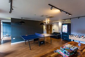 Student Only Corner House