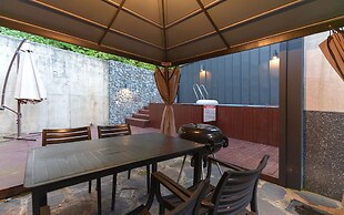 Ulsan Byeoldam Eunchae Pool Villa