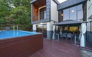 Ulsan Byeoldam Eunchae Pool Villa