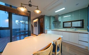 Ulsan Byeoldam Eunchae Pool Villa