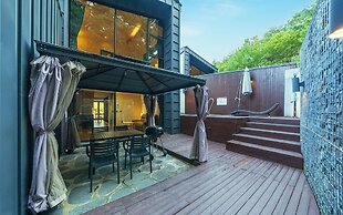 Ulsan Byeoldam Eunchae Pool Villa