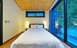 Ulsan Byeoldam Eunchae Pool Villa