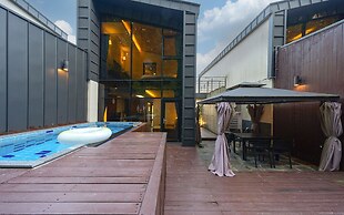 Ulsan Byeoldam Eunchae Pool Villa