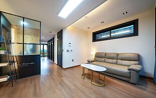 Ulsan Byeoldam Eunchae Pool Villa