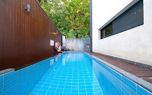 Ulsan Byeoldam Eunchae Pool Villa