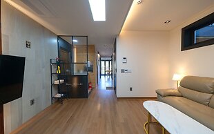 Ulsan Byeoldam Eunchae Pool Villa