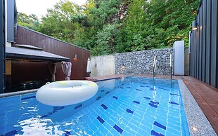 Ulsan Byeoldam Eunchae Pool Villa