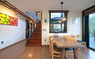 Ulsan Byeoldam Eunchae Pool Villa