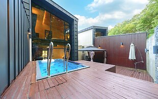 Ulsan Byeoldam Eunchae Pool Villa