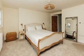 Rosefinch House in Crazies Hill