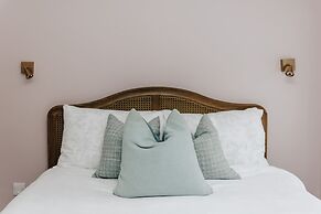 Rosefinch House in Crazies Hill