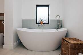 Rosefinch House in Crazies Hill