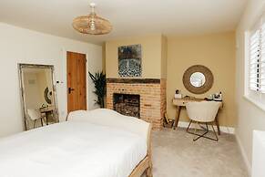 Rosefinch House in Crazies Hill