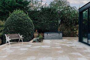 Rosefinch House in Crazies Hill