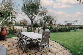 The Hayfield - From 500 Per Night