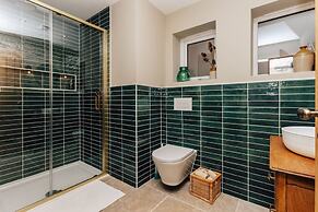 The Hayfield - From 500 Per Night