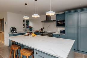 The Hayfield - From 500 Per Night