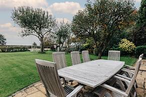 The Hayfield - From 500 Per Night