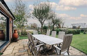 The Hayfield - From 500 Per Night