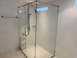 A26 - Great 100 Percent Seaview 2bedroom 1 Bathroom and Bubble Jacuzzi