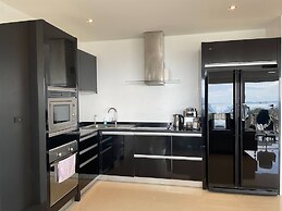 A26 - Great 100 Percent Seaview 2bedroom 1 Bathroom and Bubble Jacuzzi