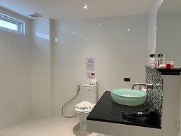 A26 - Great 100 Percent Seaview 2bedroom 1 Bathroom and Bubble Jacuzzi