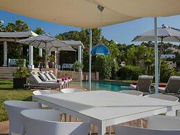 Holiday Home With Charming Patio