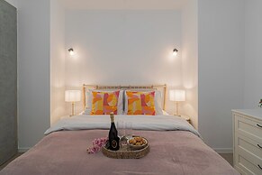 Charming 2BR Flat - Romanian Athenaeum