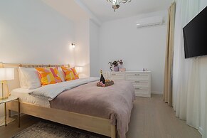 Charming 2BR Flat - Romanian Athenaeum