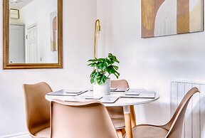 Stunning 2 Bed City Centre & Bute Park