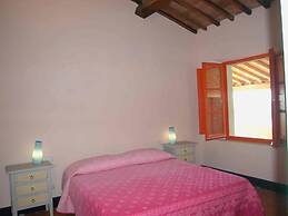 Charming Tuscan Countryside Retreat