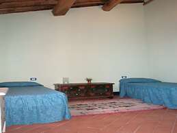 Charming Tuscan Countryside Retreat