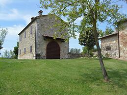 Charming Apartment With Pool and Countryside Views
