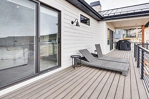 New Home w/ Amazing Views in Eden < 6 Mi to Ski!