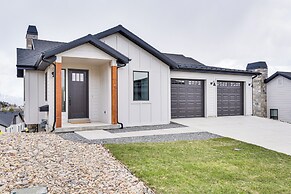 New Home w/ Amazing Views in Eden < 6 Mi to Ski!
