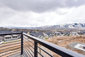 New Home w/ Amazing Views in Eden < 6 Mi to Ski!