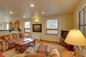 Patio & Mountain Views: Central Ouray Getaway!