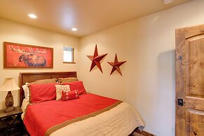 Patio & Mountain Views: Central Ouray Getaway!