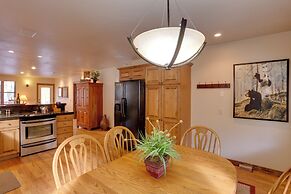 Patio & Mountain Views: Central Ouray Getaway!