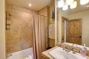 Patio & Mountain Views: Central Ouray Getaway!