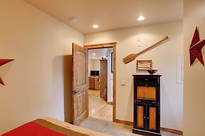 Patio & Mountain Views: Central Ouray Getaway!