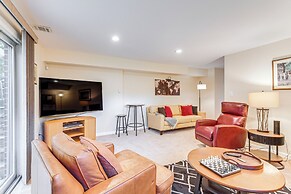 3 Mi to Dtwn Silver Spring: Convenient Apartment