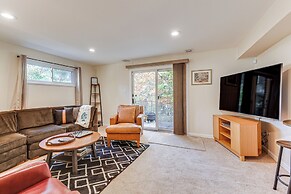 3 Mi to Dtwn Silver Spring: Convenient Apartment