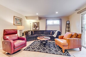3 Mi to Dtwn Silver Spring: Convenient Apartment