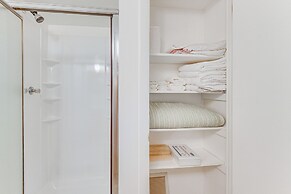 3 Mi to Dtwn Silver Spring: Convenient Apartment