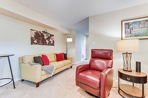 3 Mi to Dtwn Silver Spring: Convenient Apartment