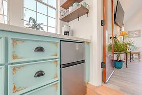 Steps to Sutter Creek: Chic Wine Country Cottage