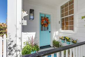Steps to Sutter Creek: Chic Wine Country Cottage
