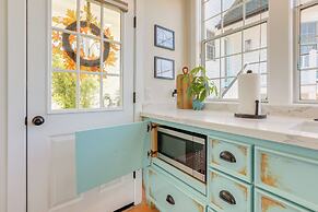Steps to Sutter Creek: Chic Wine Country Cottage