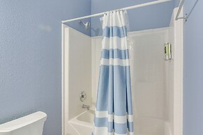 Hot Tub, Patio & Deck: Coastal Crystal Beach Home!